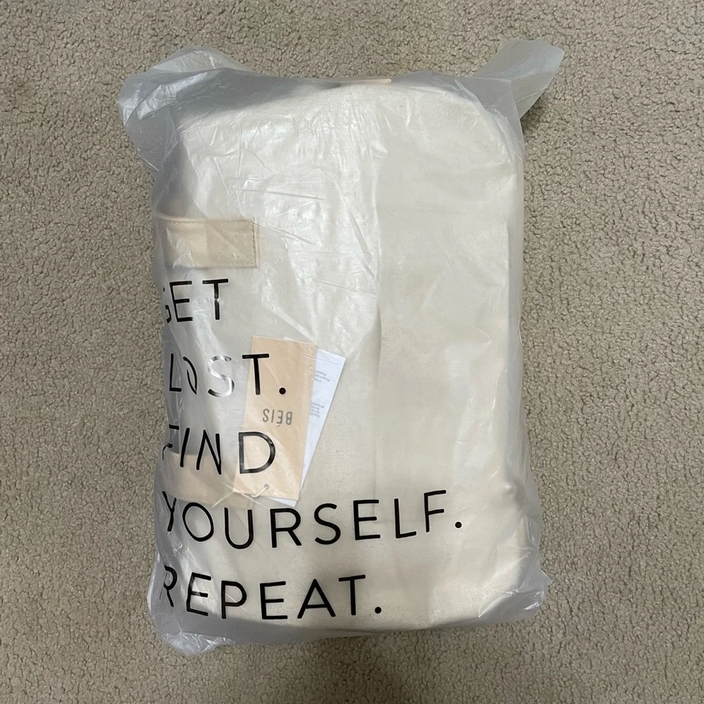 BEIS Cream and Tan Travel Bag - Picture 7 of 9